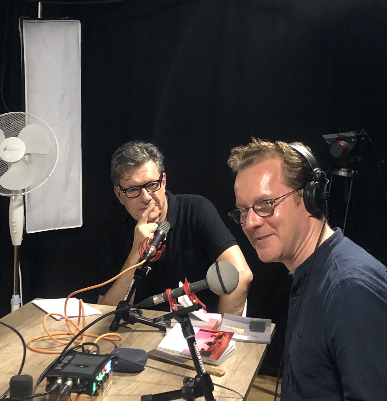 Alexandre Castant et David Cristoffel au micro dans le studio de l'émission Metaclassique pour son numéro 247 "Perturber"